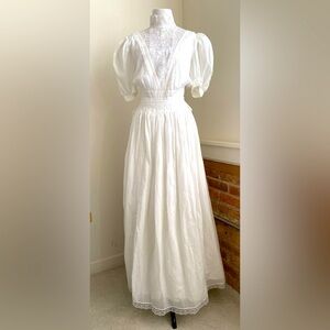 Vintage Jessica McClintock wedding dress. New without tags. Size 6